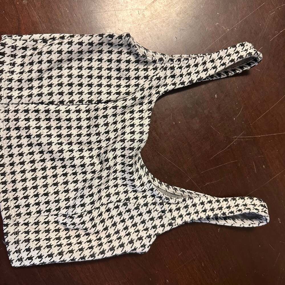 Liz & Sara Houndstooth Cropped Tank Top